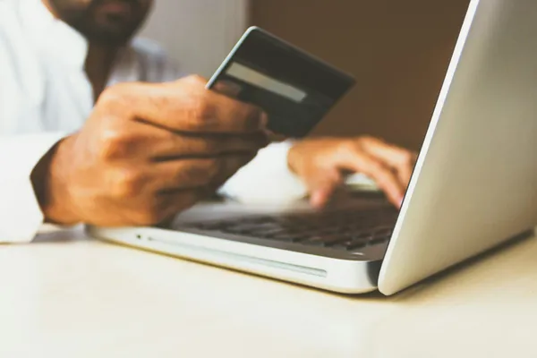 5 UX Optimization Hacks to Boost E-commerce Sales