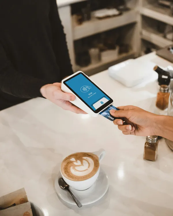 Shopify vs Custom E-commerce: Making the Right Choice